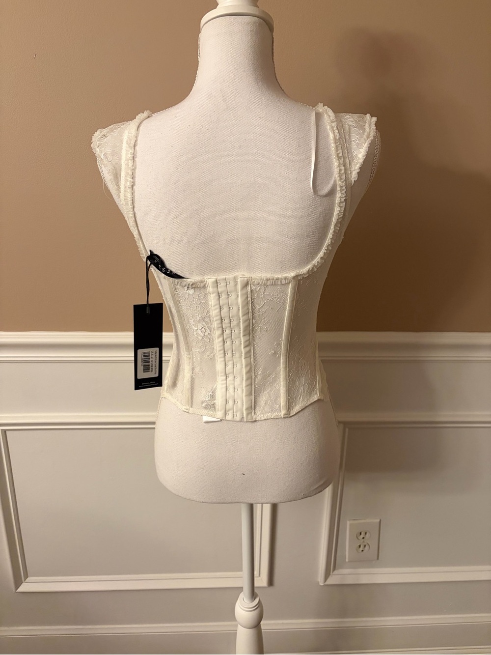 NWT Lioness “Some Like It Hot” Lace Corset Top in Ghost White - Picture 4 of 7